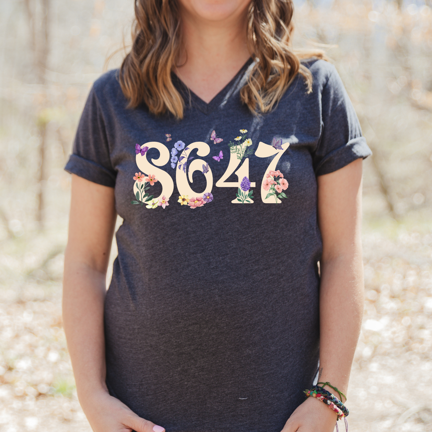 8647 V-Neck