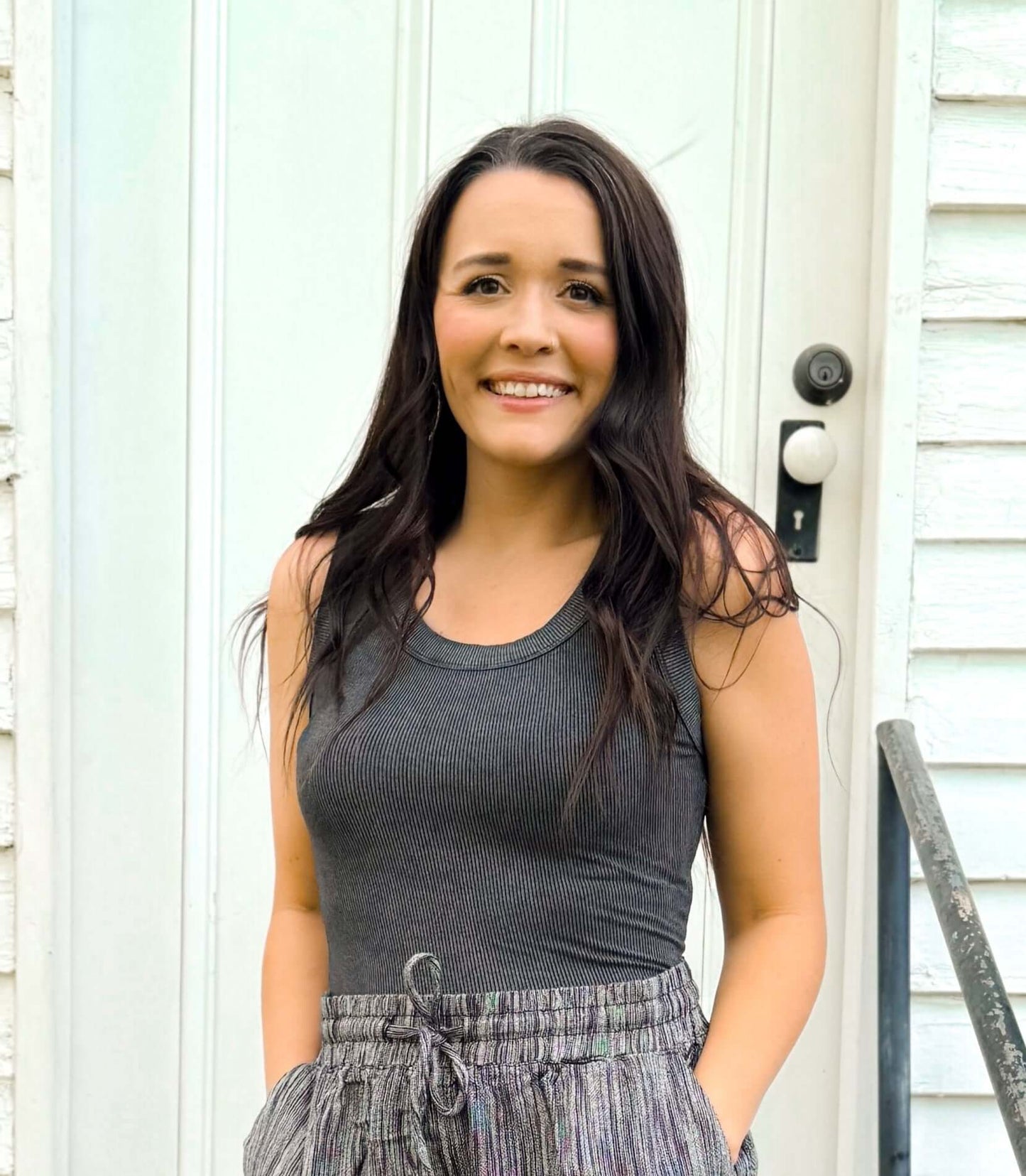 Vintage Vibe Tank: Black