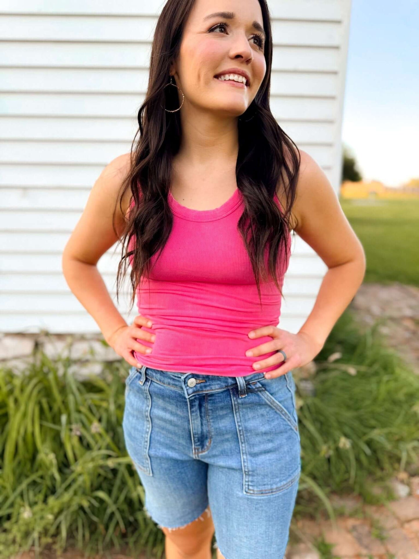 Vintage Vibe Tank: Fucshia